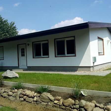Behaglicher Bungalow Fuer Mensch Und Hund Barkhagen Eksteriør bilde